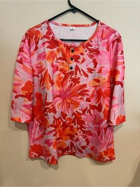 Women’s Pink & Orange Floral 3 Button-Front Top—Size M/L